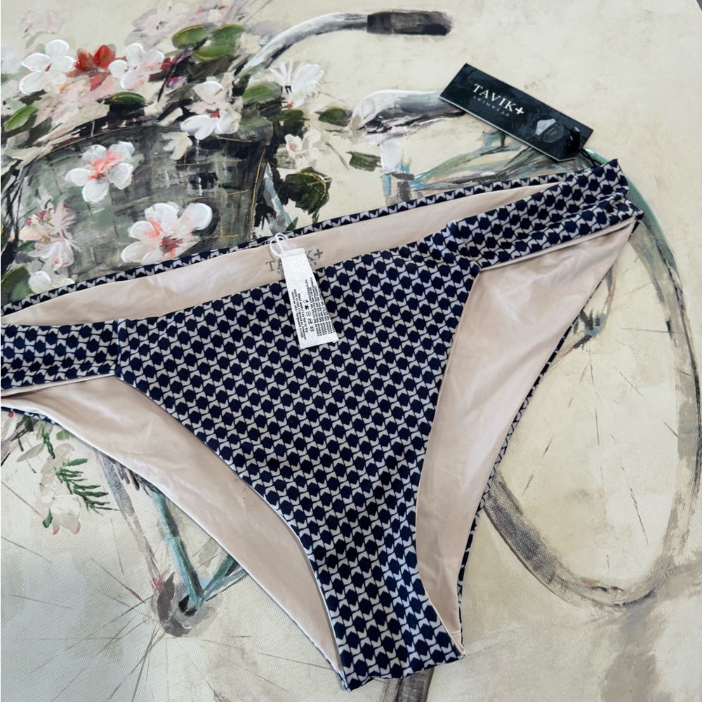 BUNDLE 2 ITEMS FOR $8✨
FINAL SALE✨
TAVIK bella full bottom villa evening blue - Picture 4 of 8